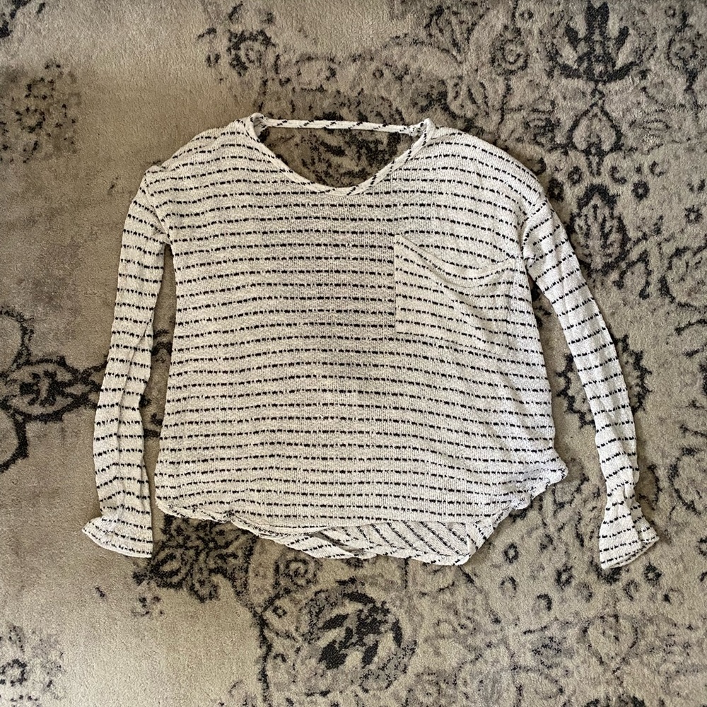 Free People criss cross back long sleeve size xs